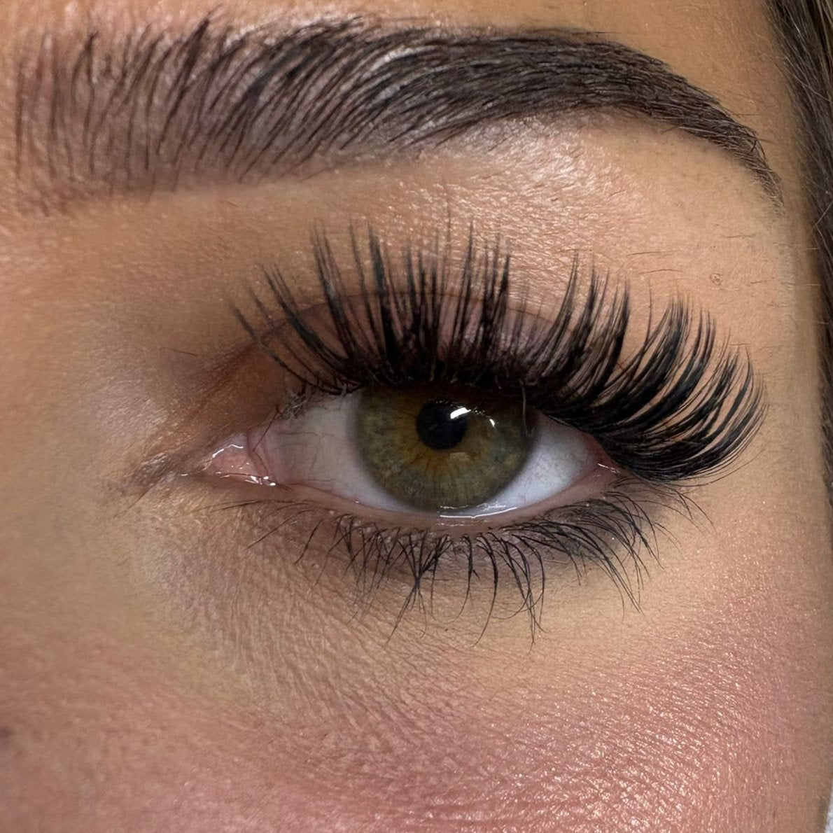 Russian Volume Cluster Lashes